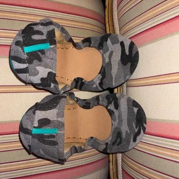 🦄 NIB Tieks Incognito (B&W Camo) - Limited Edition🦄 - Picture 3 of 5